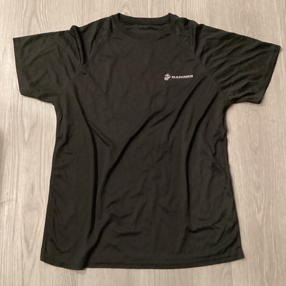 NWOT Black USMC Performance Dry- Fit T-Shirt. PAIN IS WEAKNESS LEAVING THE BODY